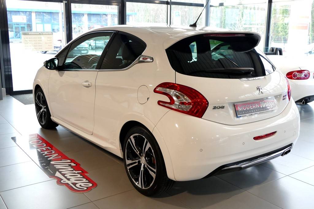 Peugeot 208 GTI 1.6 THP 200 14