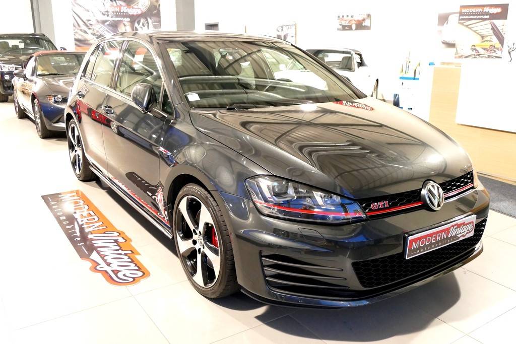 Volkswagen Golf VII GTI Performance 230cv DSG 10