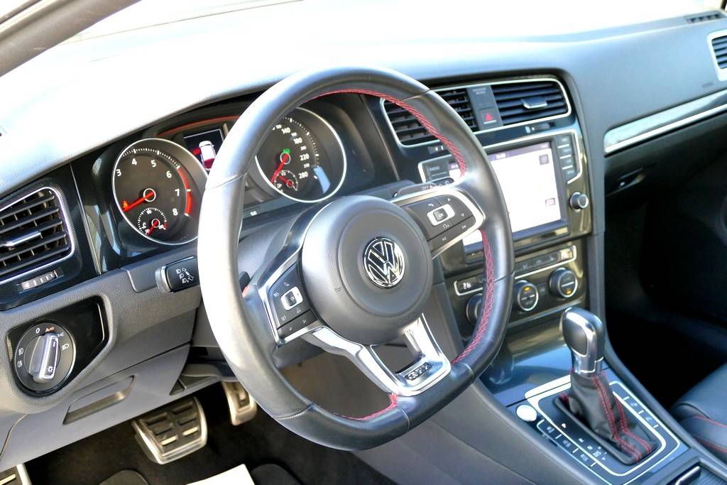 Volkswagen Golf VII GTI Performance 230cv DSG 8