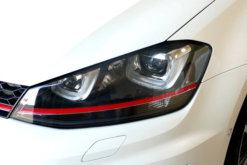 Volkswagen Golf VII GTI Performance 230cv DSG 18