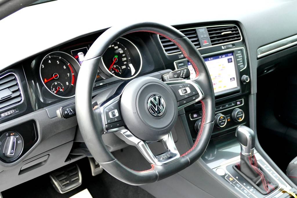 Volkswagen Golf VII GTI Performance 230cv DSG 8