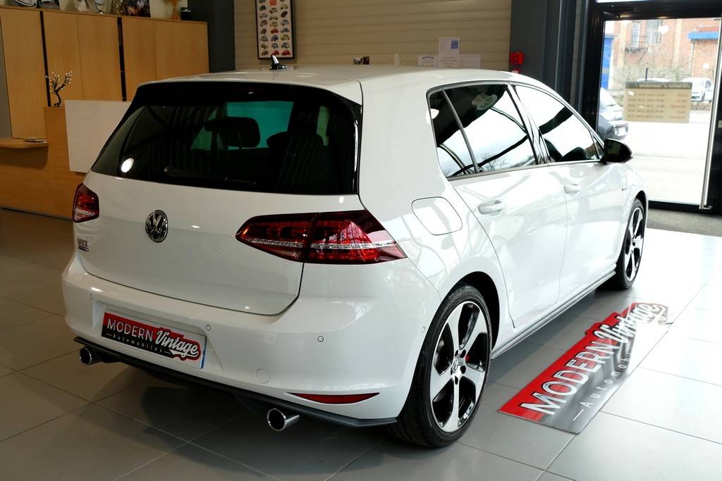 Volkswagen Golf VII GTI Performance 230cv DSG 18