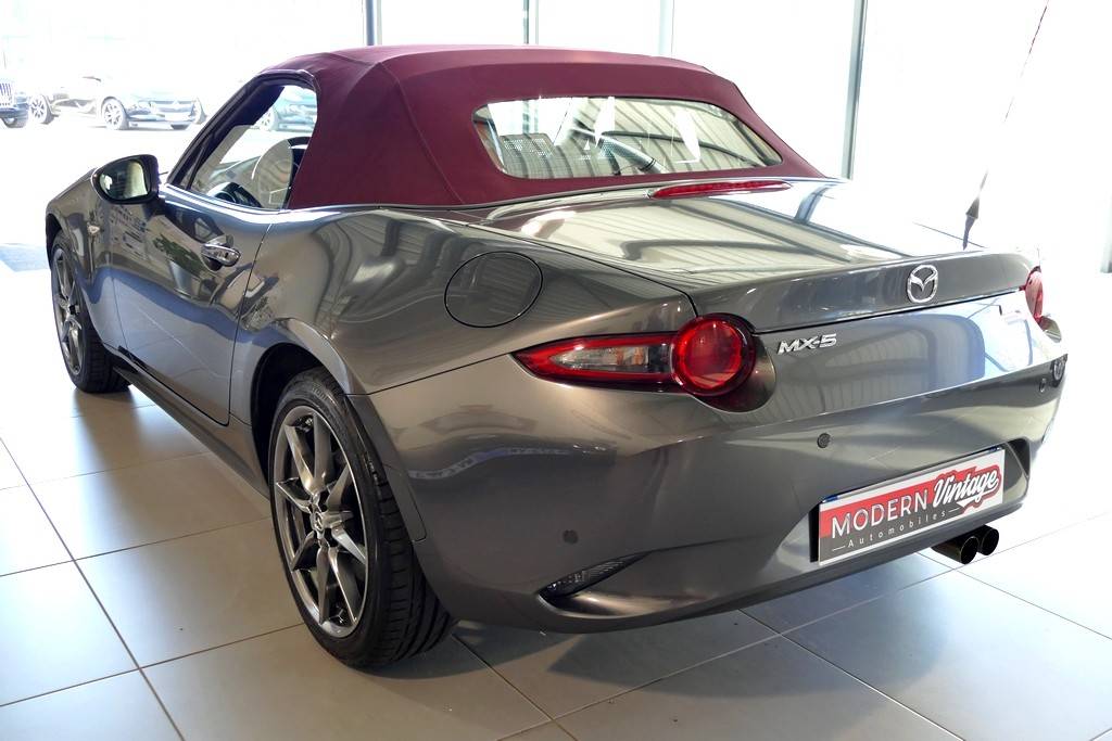 Mazda MX-5 Roadster 2.0 160 Skyactiv Sakura 13