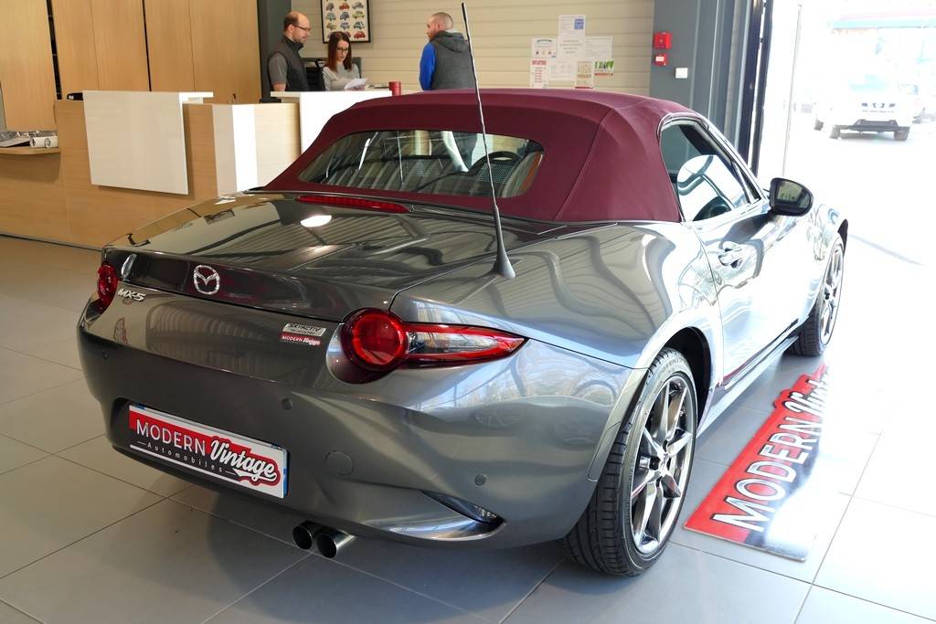 Mazda MX-5 Roadster 2.0 160 Skyactiv Sakura 14