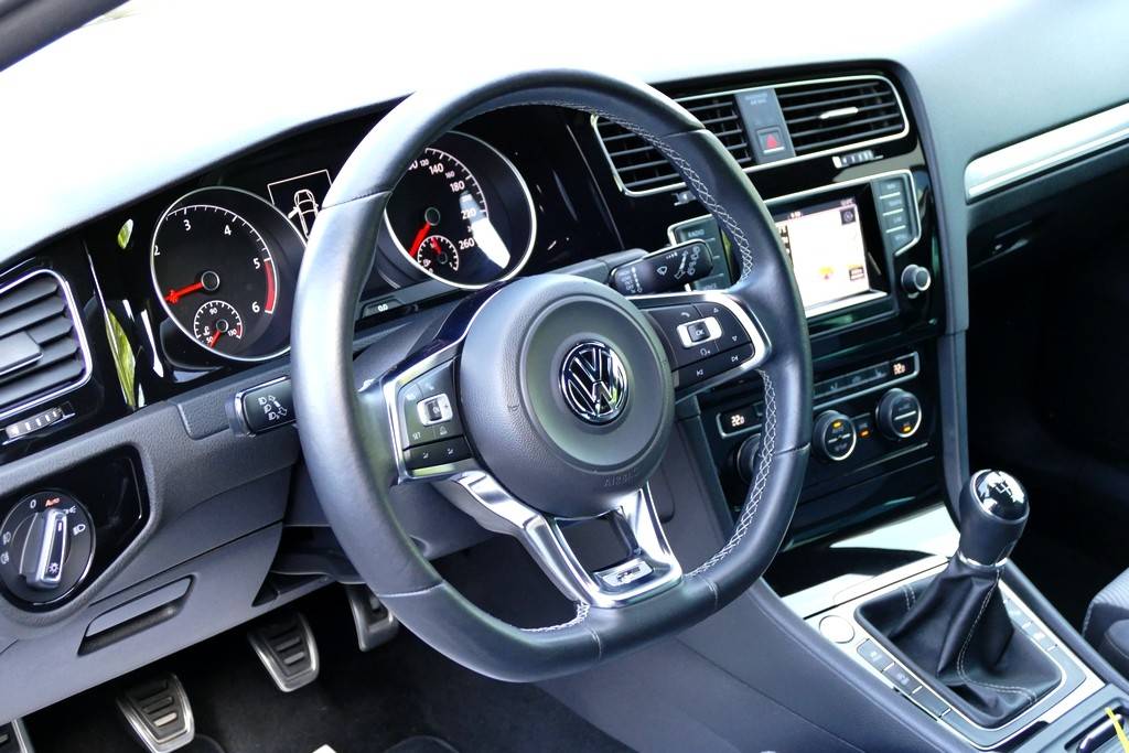 Volkswagen Golf VII 2.0 TDI 150 R-Line 11