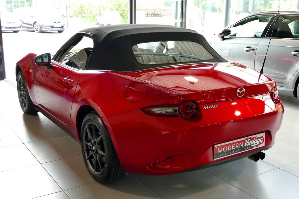 Mazda MX-5 ND Roadster 1.5 131 12