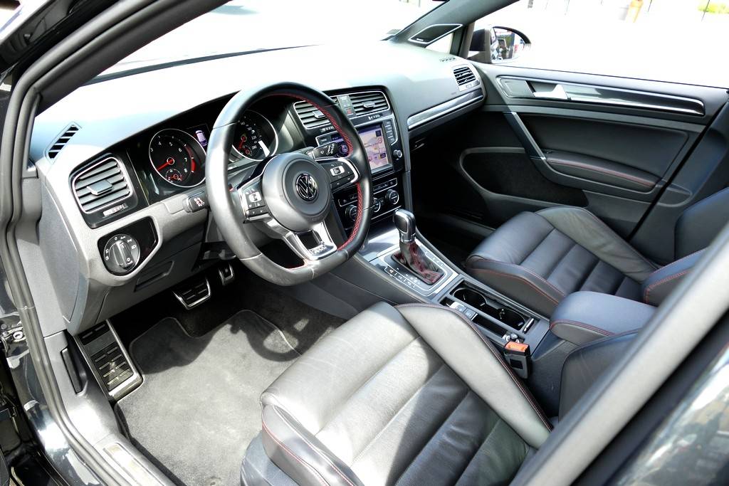Volkswagen Golf VII GTI Performance 230 DSG 19