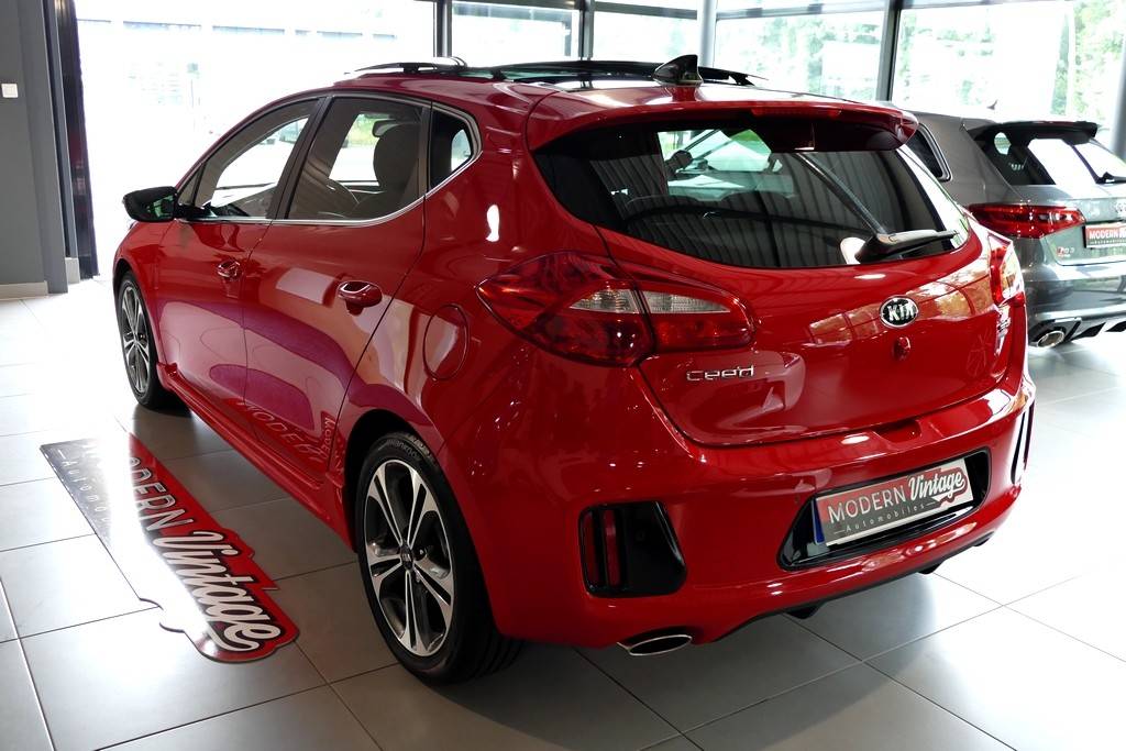 Kia Cee'd 1.0 T-GDI 120cv GT Line 14