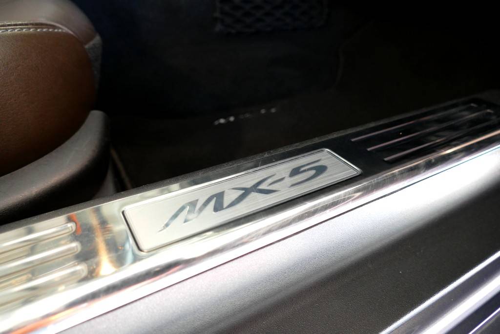 Mazda MX-5 2.0 160 Roadter Coupe Niseko 16