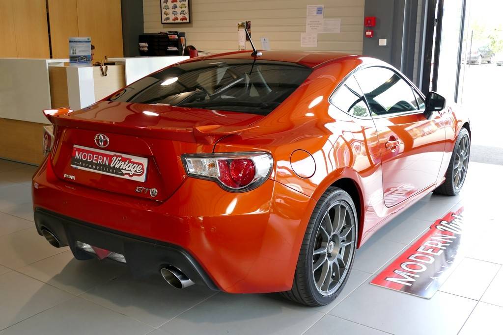 Toyota GT86 2.0 D-4S 200cv 16