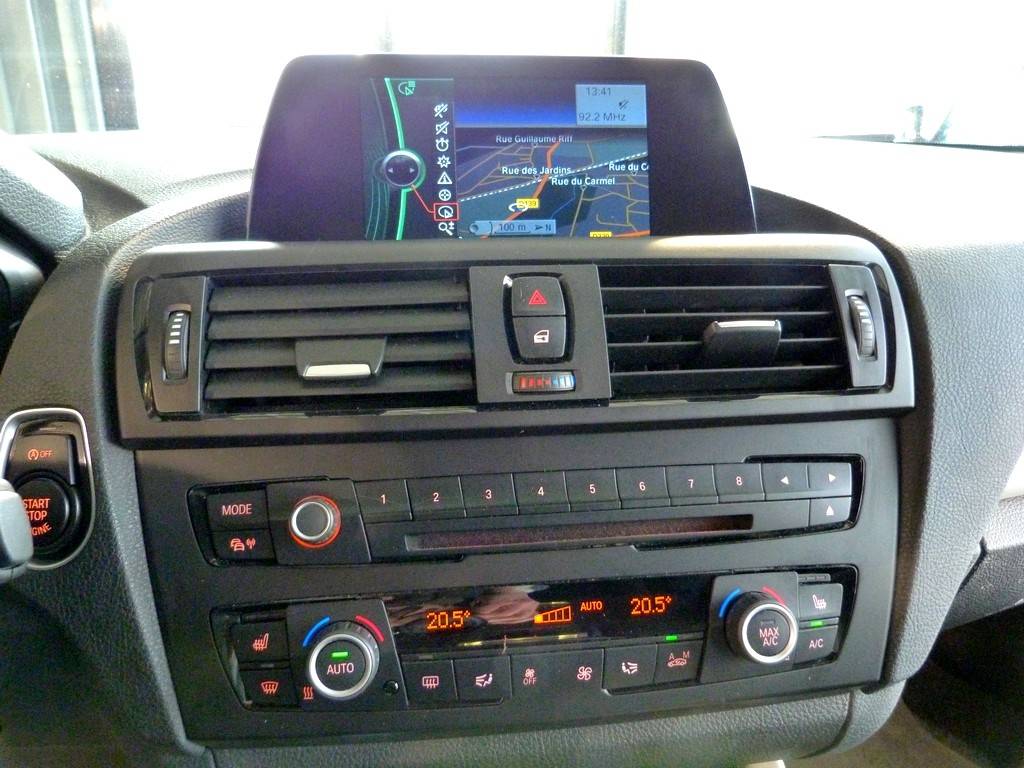 BMW 118dA 5 portes 143cv Xen/GPS 10