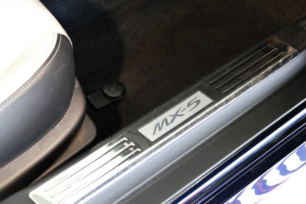 Mazda MX-5 NCFL 1.8 126 Roadster Coupe Sendo 6