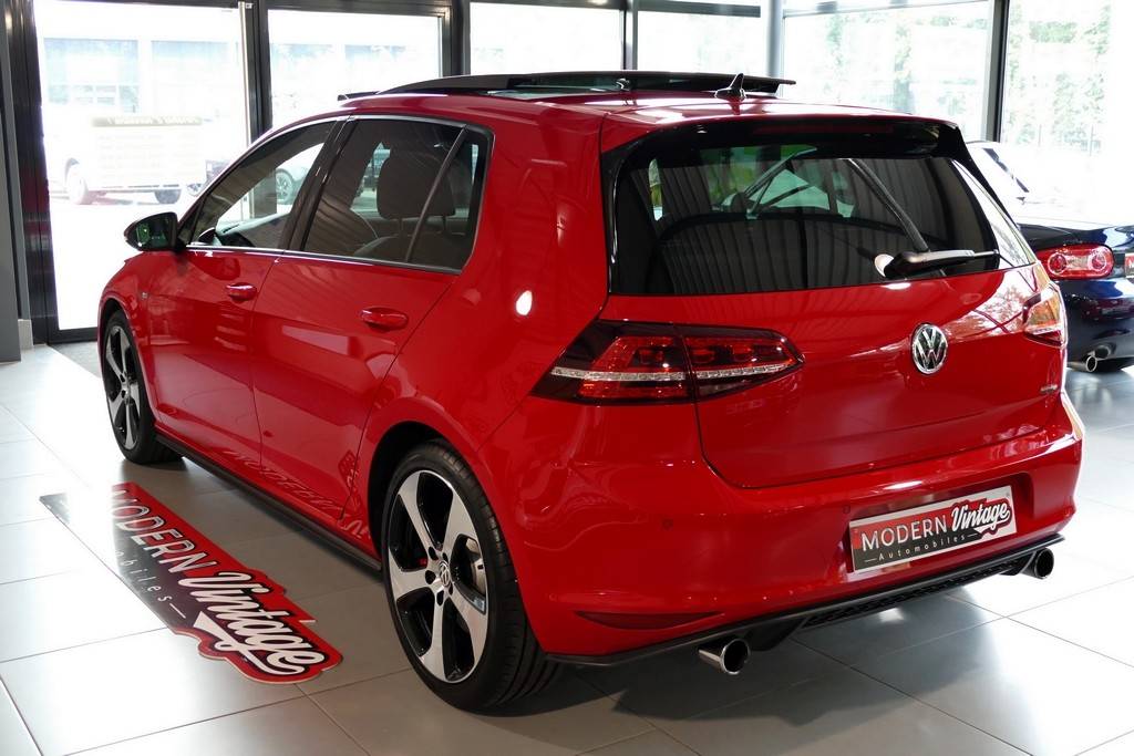 Volkswagen Golf VII GTI Performance 2.0 TSI 230 12