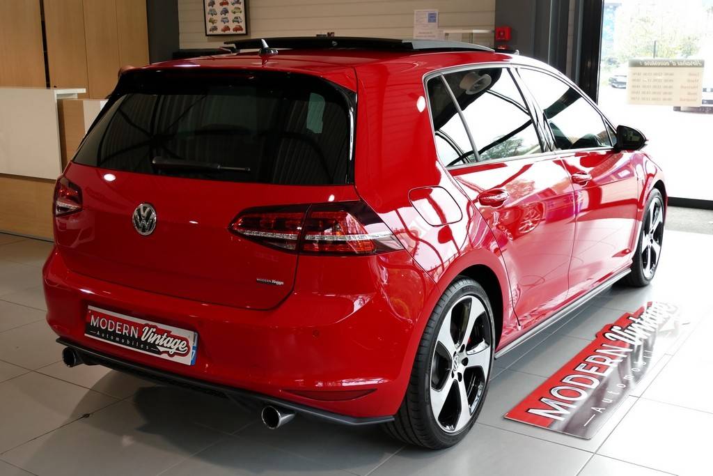 Volkswagen Golf VII GTI Performance 2.0 TSI 230 13