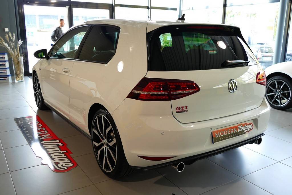 Volkswagen Golf VII GTI 230 DSG Performance 12