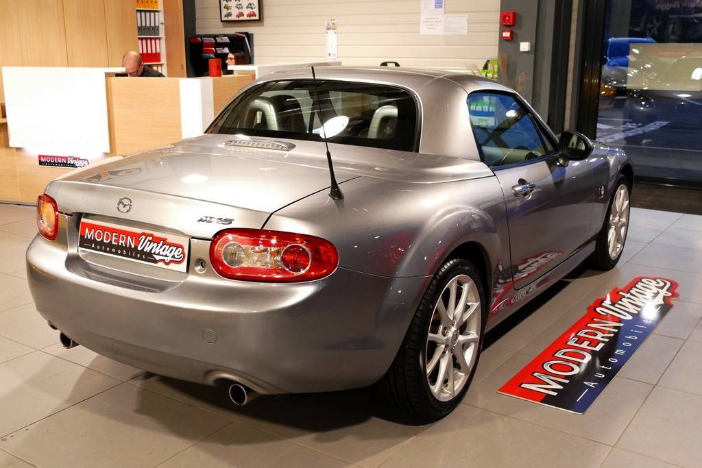 Mazda MX-5 Roadster Coupe 2.0 160 Sportline 12