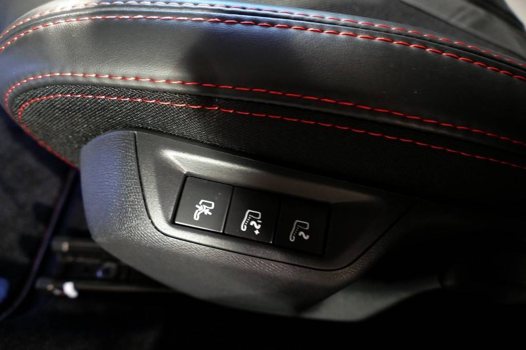 Peugeot 308 GTI 1.6 THP 270cv 12
