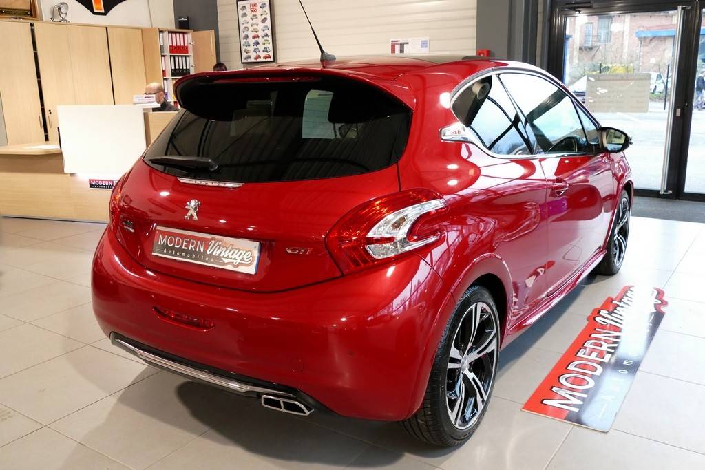 Peugeot 208 GTI 1.6 THP 200cv 17