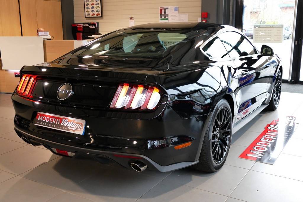 Ford Mustang GT Fastback 5.0 V8 421cv 14