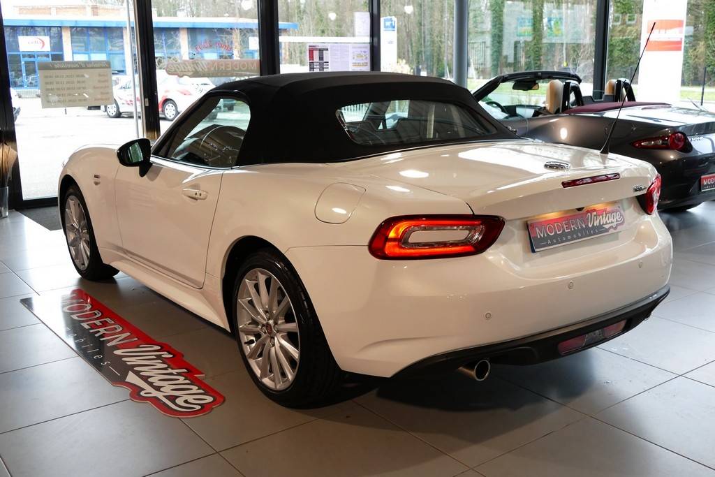 Fiat 124 Spider 1.4 Multiair Turbo 140 Lusso 12