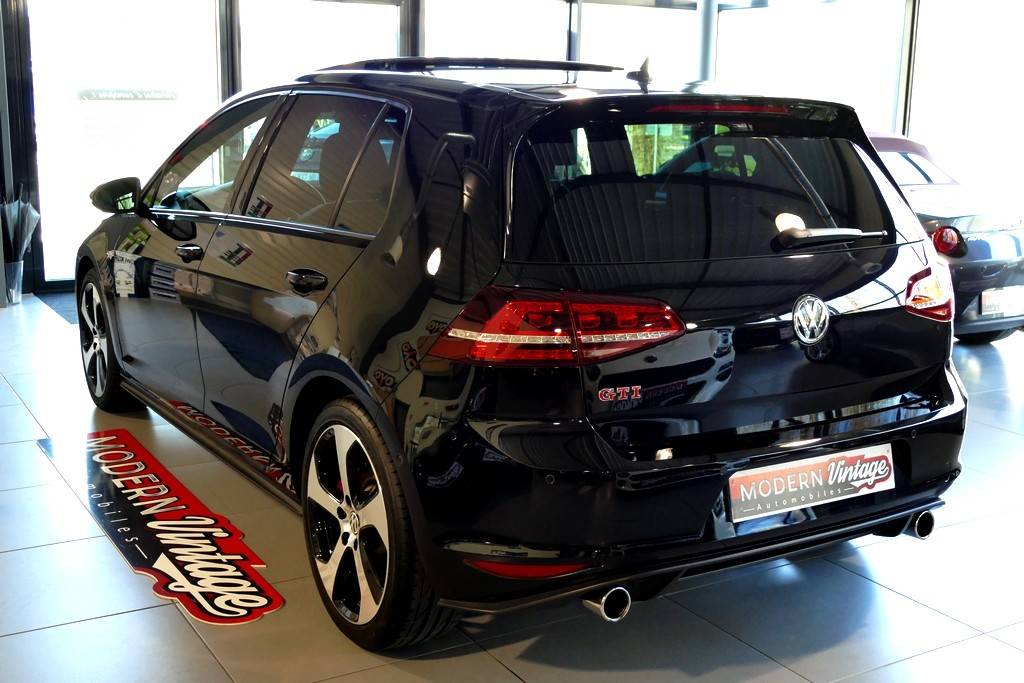 Volkswagen Golf VII GTI DSG Performance 230cv 12