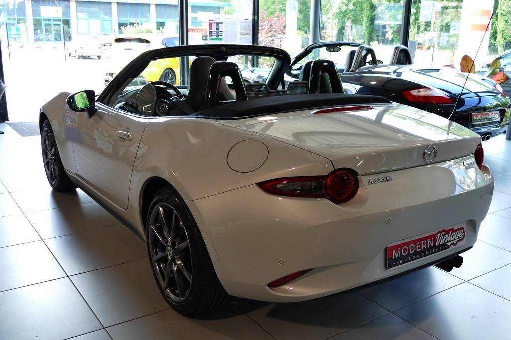 Mazda MX-5 2.0 160 Roadster Selection Recaro 17