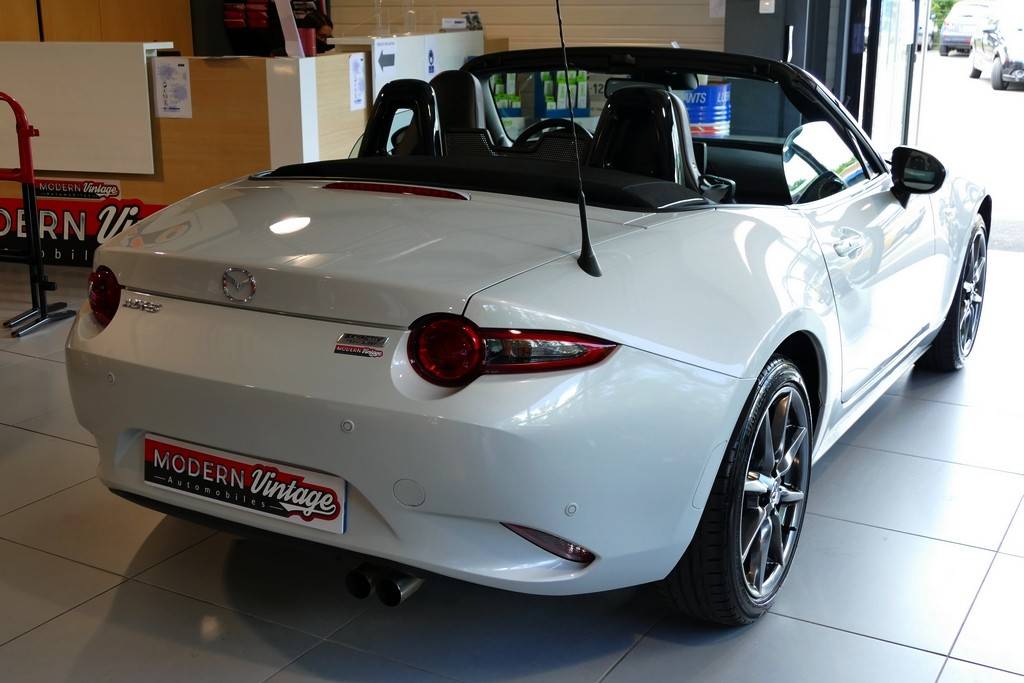 Mazda MX-5 2.0 160 Roadster Selection Recaro 18