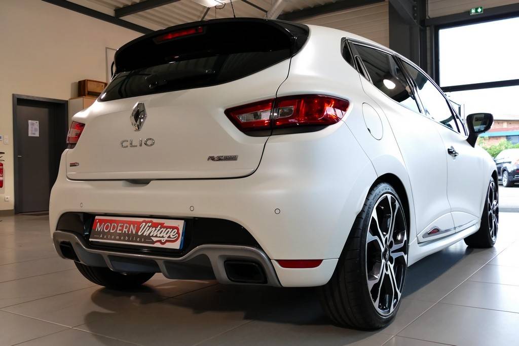 Renault Clio RS 1.6 TCe Trophy EDC 220cv 18