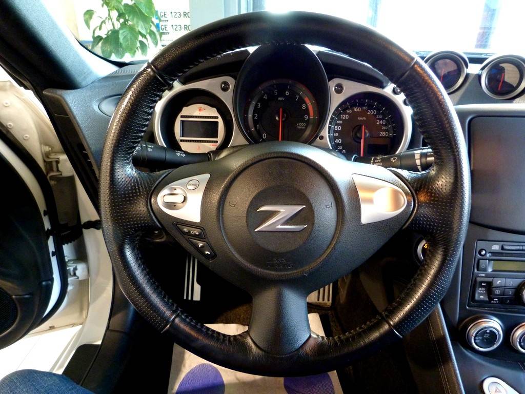 Nissan 370Z Coupe 3.7 V6 328cv 5