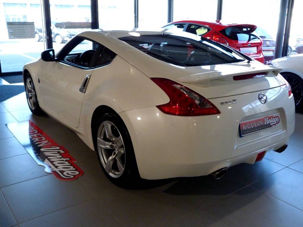 Nissan 370Z Coupe 3.7 V6 328cv 9