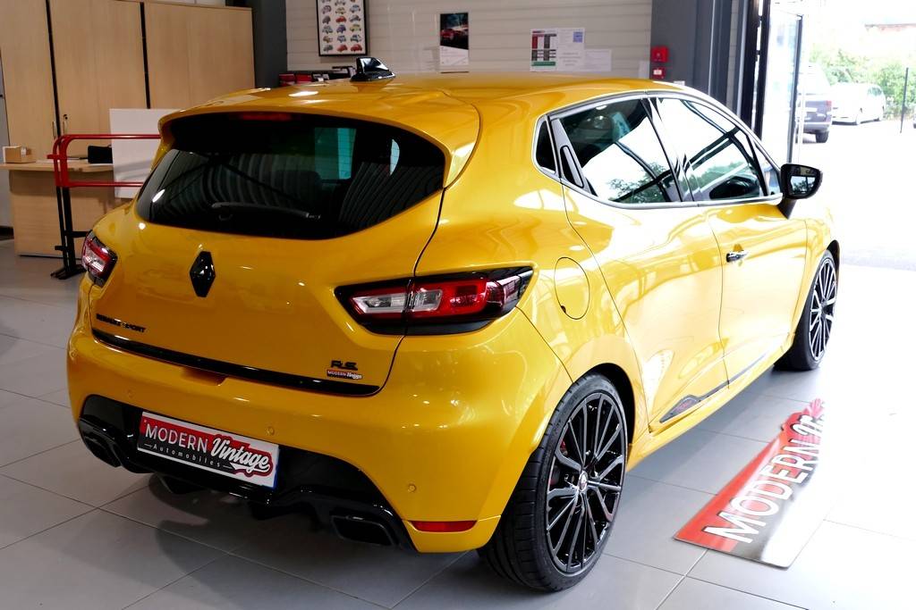 Renault Clio 4 RS Trophy 220 EDC 15