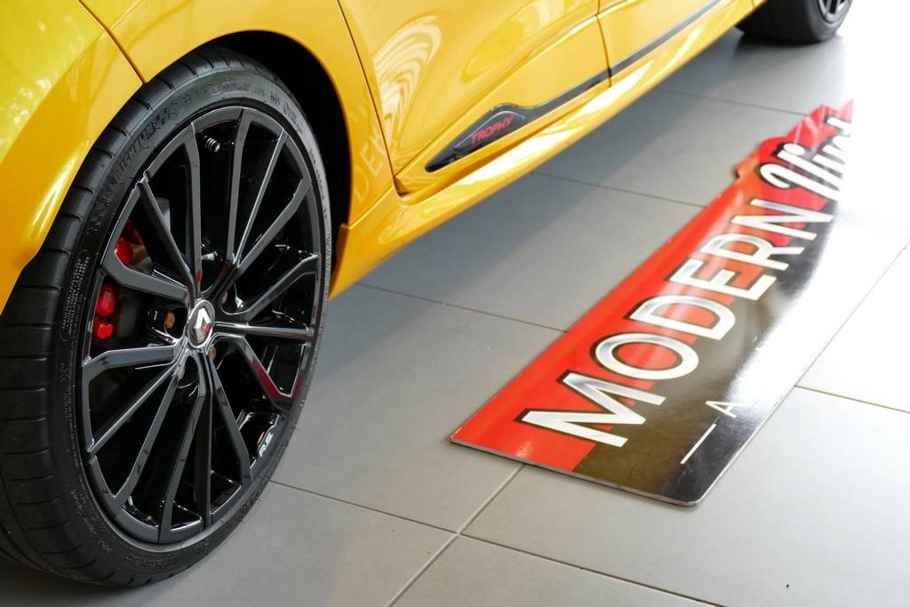 Renault Clio 4 RS Trophy 220 EDC 17