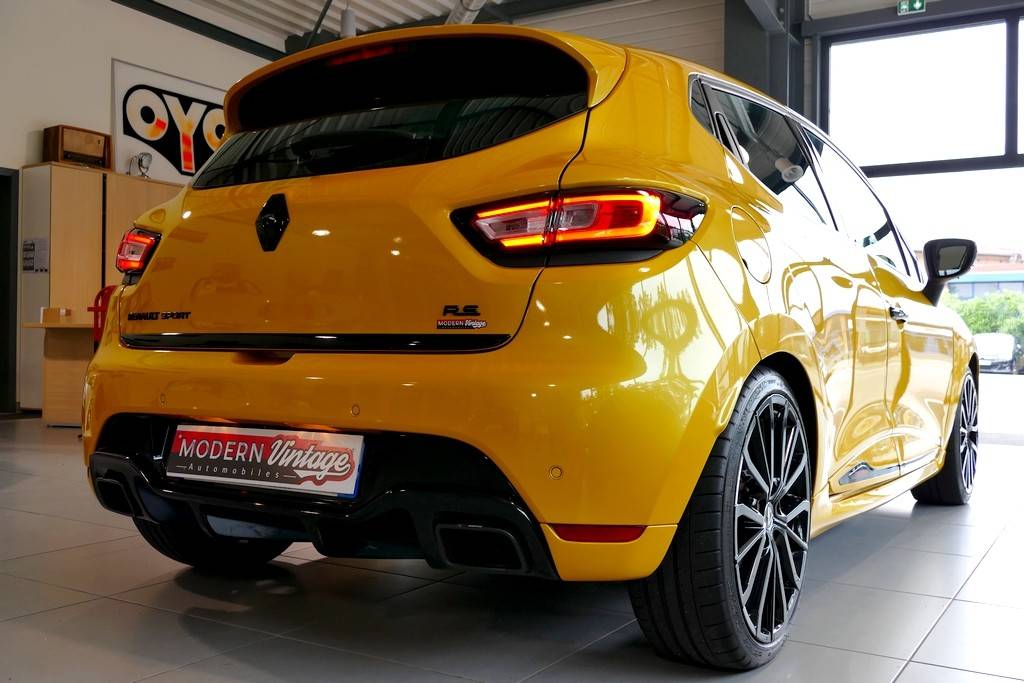 Renault Clio 4 RS Trophy 220 EDC 19