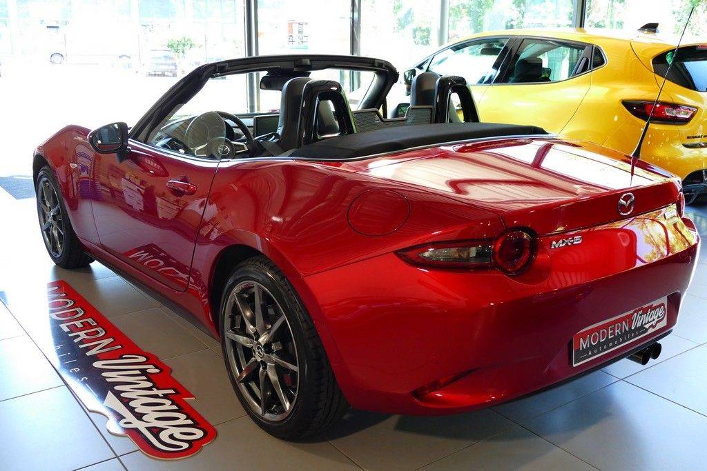 Mazda MX-5 ND 2.0 160 Roadster Selection Recaro 11