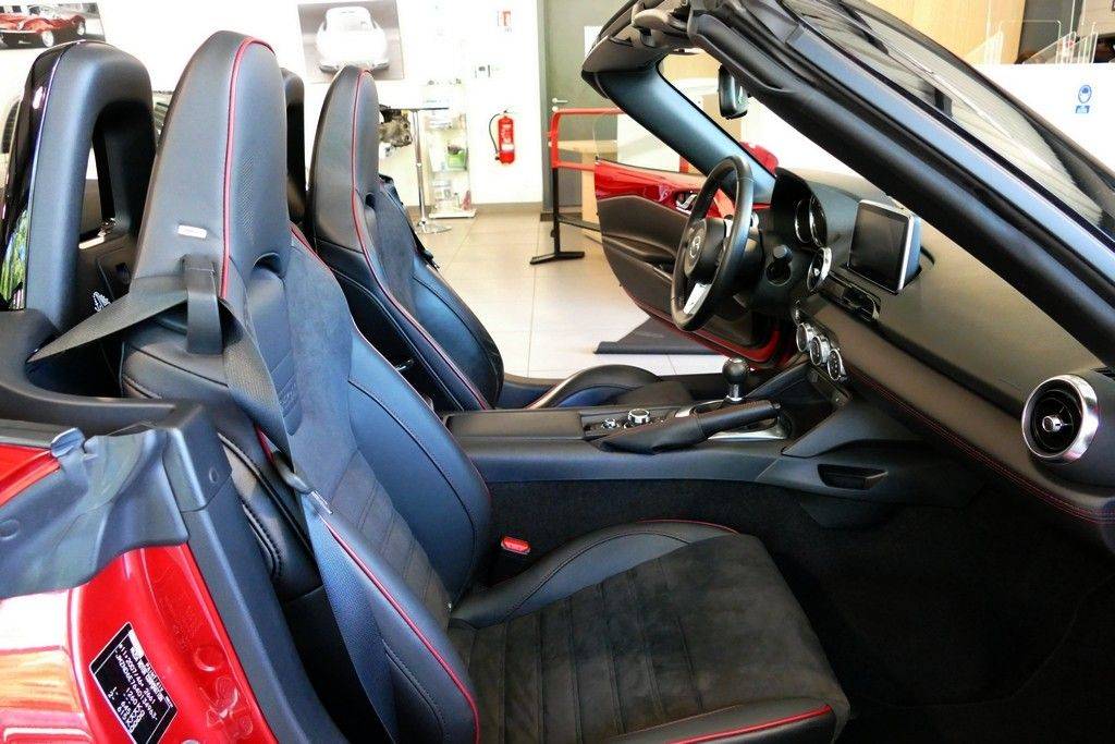 Mazda MX-5 ND 2.0 160 Roadster Selection Recaro 17