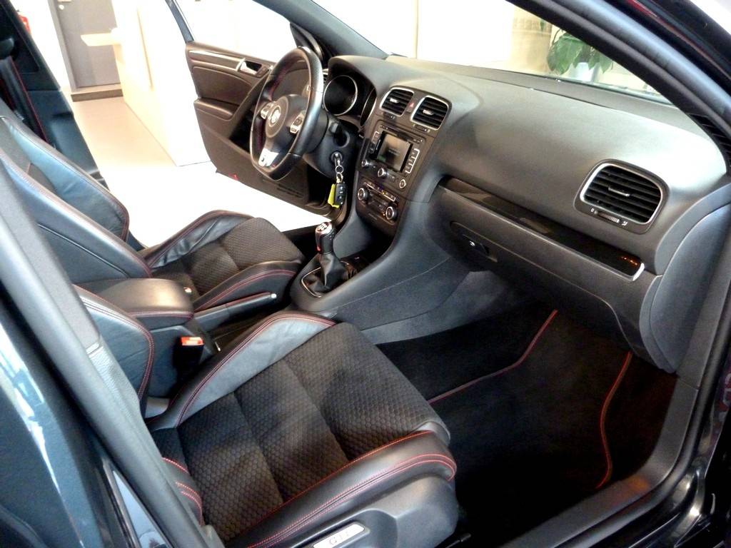 Volkswagen Golf VI 2.0 TSI Edition 35 6