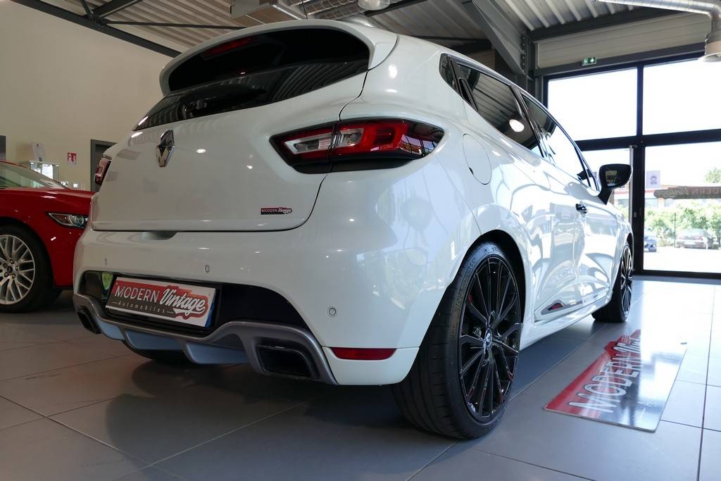 Renault Clio 4 RS Trophy 220 EDC 18