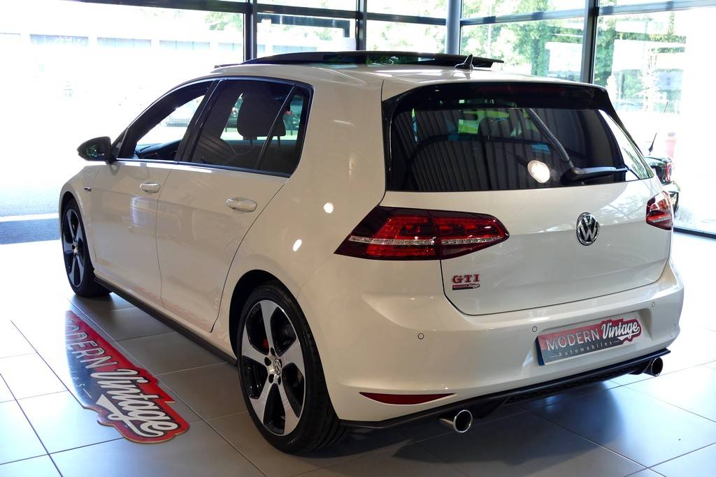 Volkswagen Golf VII GTI Performance 230cv 14