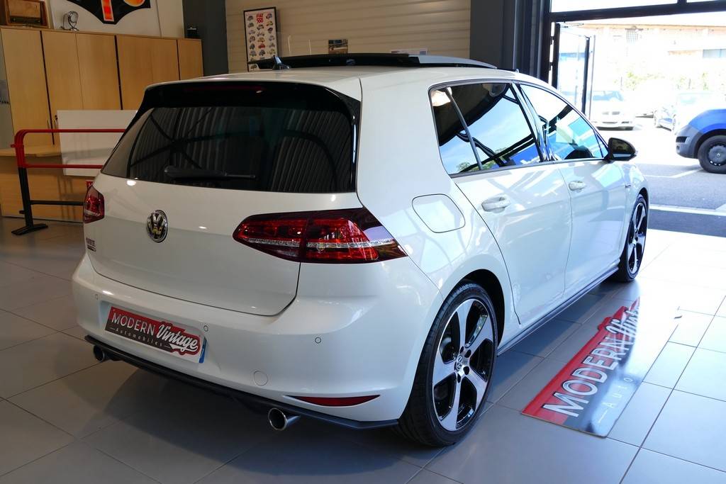 Volkswagen Golf VII GTI Performance 230cv 17