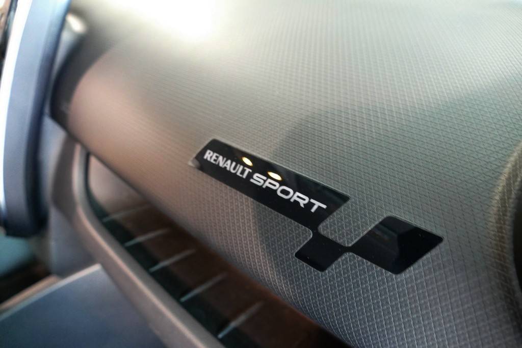 Renault Clio 4 RS Trophy 220 EDC 6
