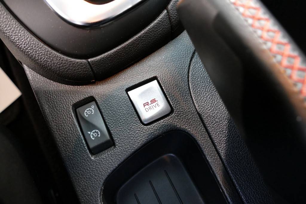 Renault Clio 4 RS Trophy 220 EDC 8