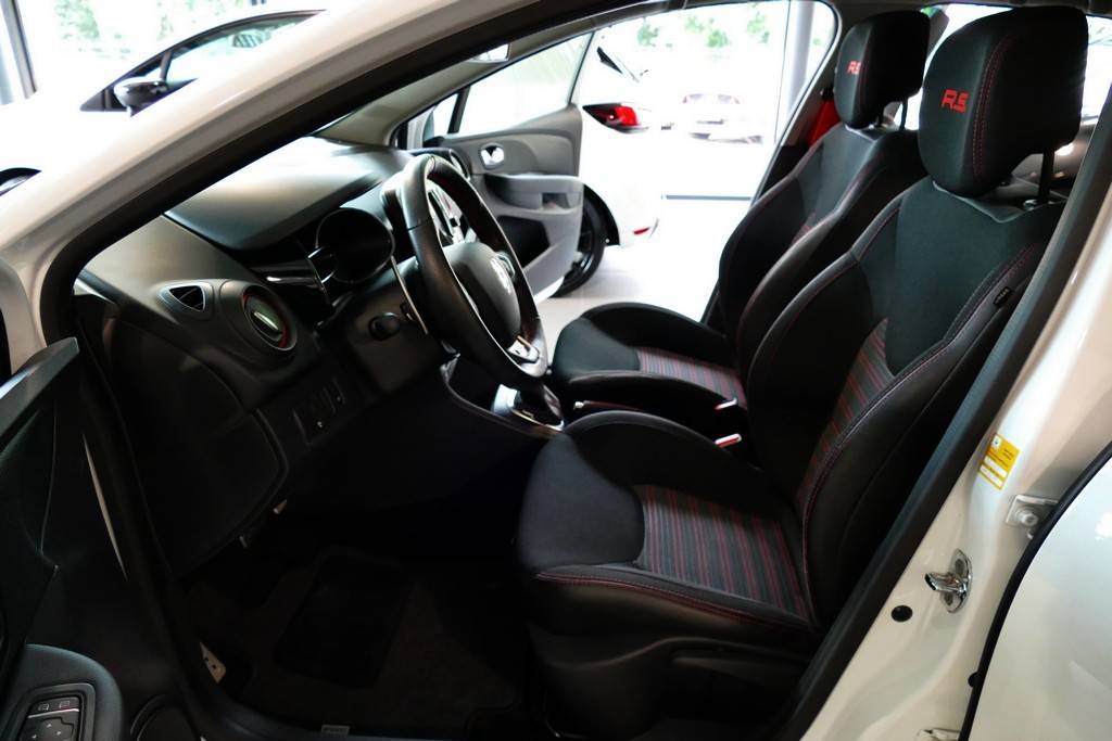 Renault Clio 4 RS Trophy 220 EDC 17