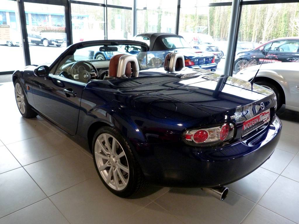 Mazda MX-5 2.0 160 Performance Roadster Coupe 11