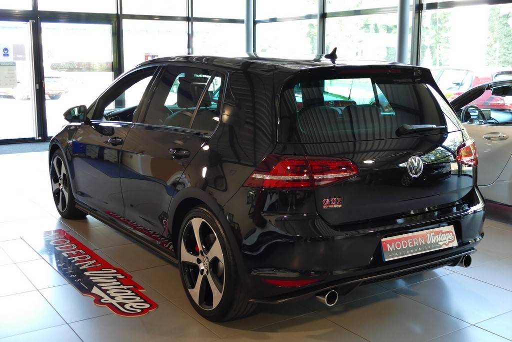 Volkswagen Golf VII GTI Performance 230cv DSG 14