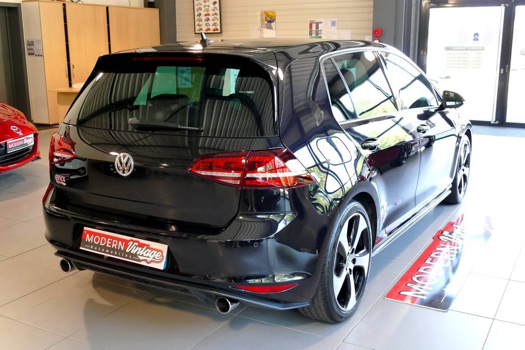 Volkswagen Golf VII GTI Performance 230cv DSG 17