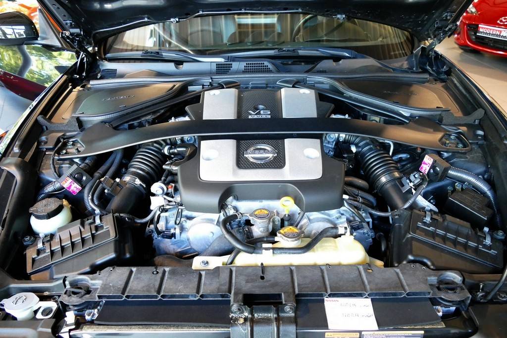 Nissan 370Z Coupe 3.7 V6 328cv Pack 17