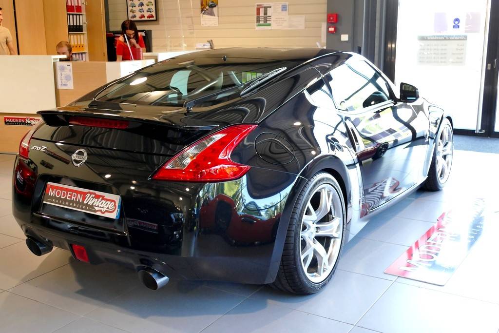 Nissan 370Z Coupe 3.7 V6 328cv Pack 18