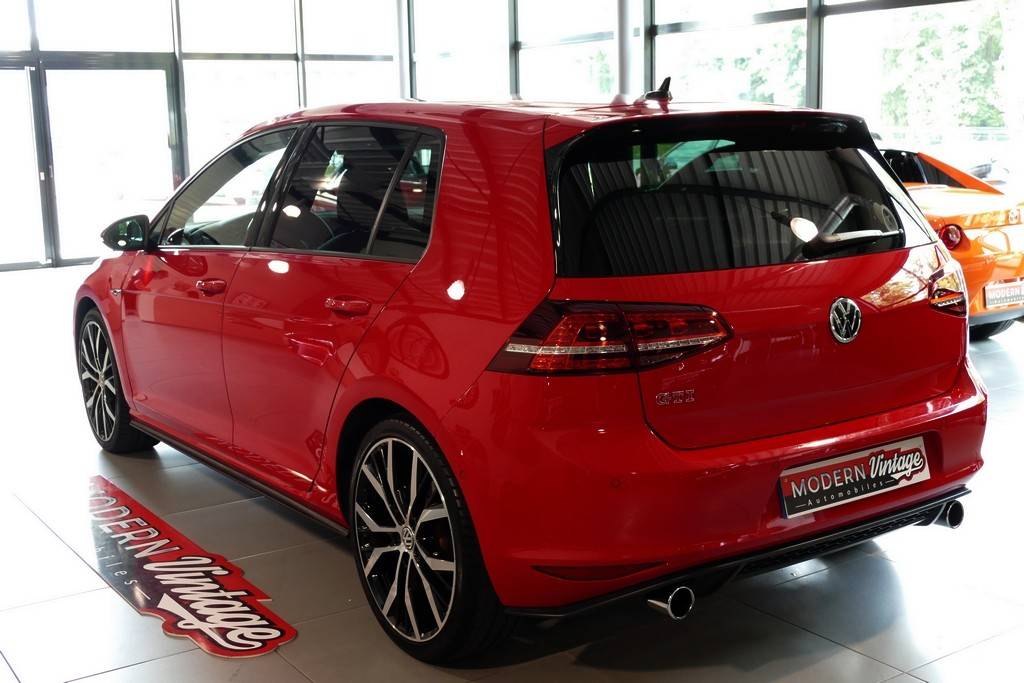 Volkswagen Golf VII GTI Performance 230cv DSG 14