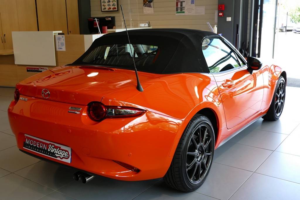 Mazda MX-5 Roadster 2.0 184 30th Anniversary 192/3200 13