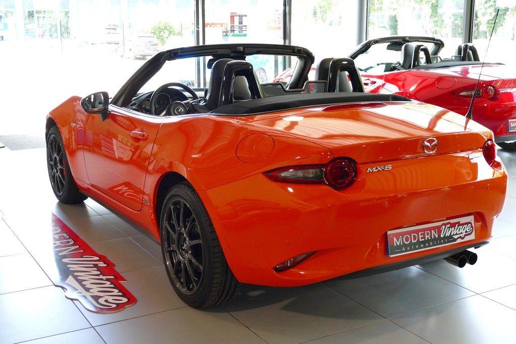 Mazda MX-5 Roadster 2.0 184 30th Anniversary 192/3200 14